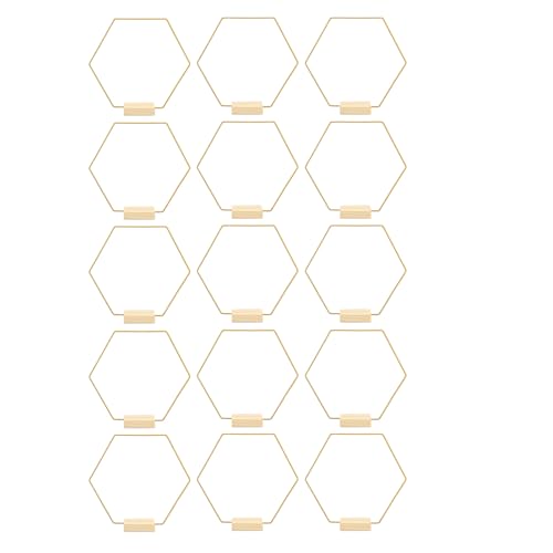Centros de mesa hexagonales dorados para bodas y banquetes elegantes con bases de madera natural 2