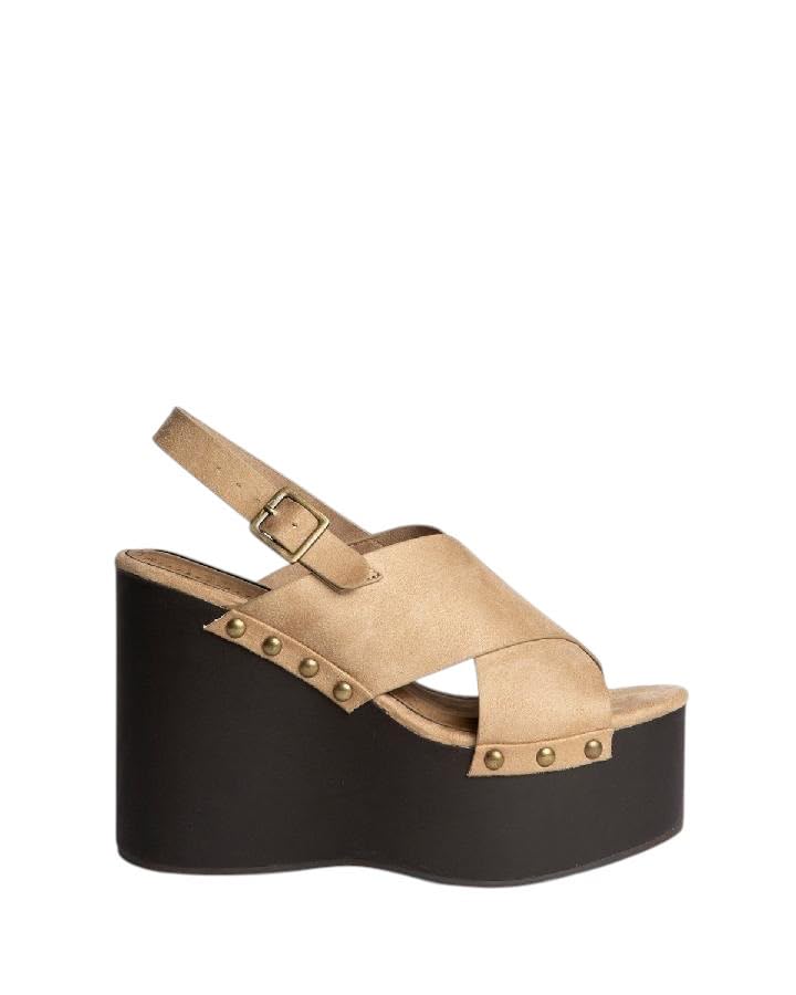 Sandalias de Cuña para Mujer con Plataforma, Tiras Cruzadas, Hebilla Ajustable y Tachuelas – Color Arena (Sistema tallas calzado EU, Adulto, Mujer, Números, mediano, 36)