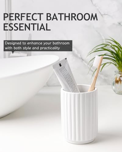 Porte-brosse à dents blanc texturé au design moderne à rayures