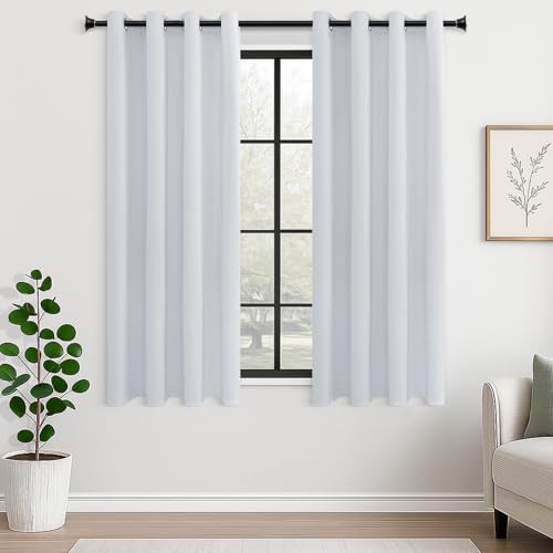 MRTREES Vorhang Blickdicht Gardinen Thermovorhang mit Ösen Verdunklungsvorhang Ösenschal Vorhänge Kurz Modern 145×140cm(H×B) Weißgrau 2er Set für Hotels Büros Wohnzimmer Schlafzimmer Kinderzimmer