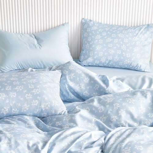 Image of Wake In Cloud - Floral Comforter Set, Coquette Cottagecore Aesthetic Flower Shabby Chic Pattern for Women Teen Girls, Soft Lightweight Bedding, 3 Pieces, Light Blue, Queen Size