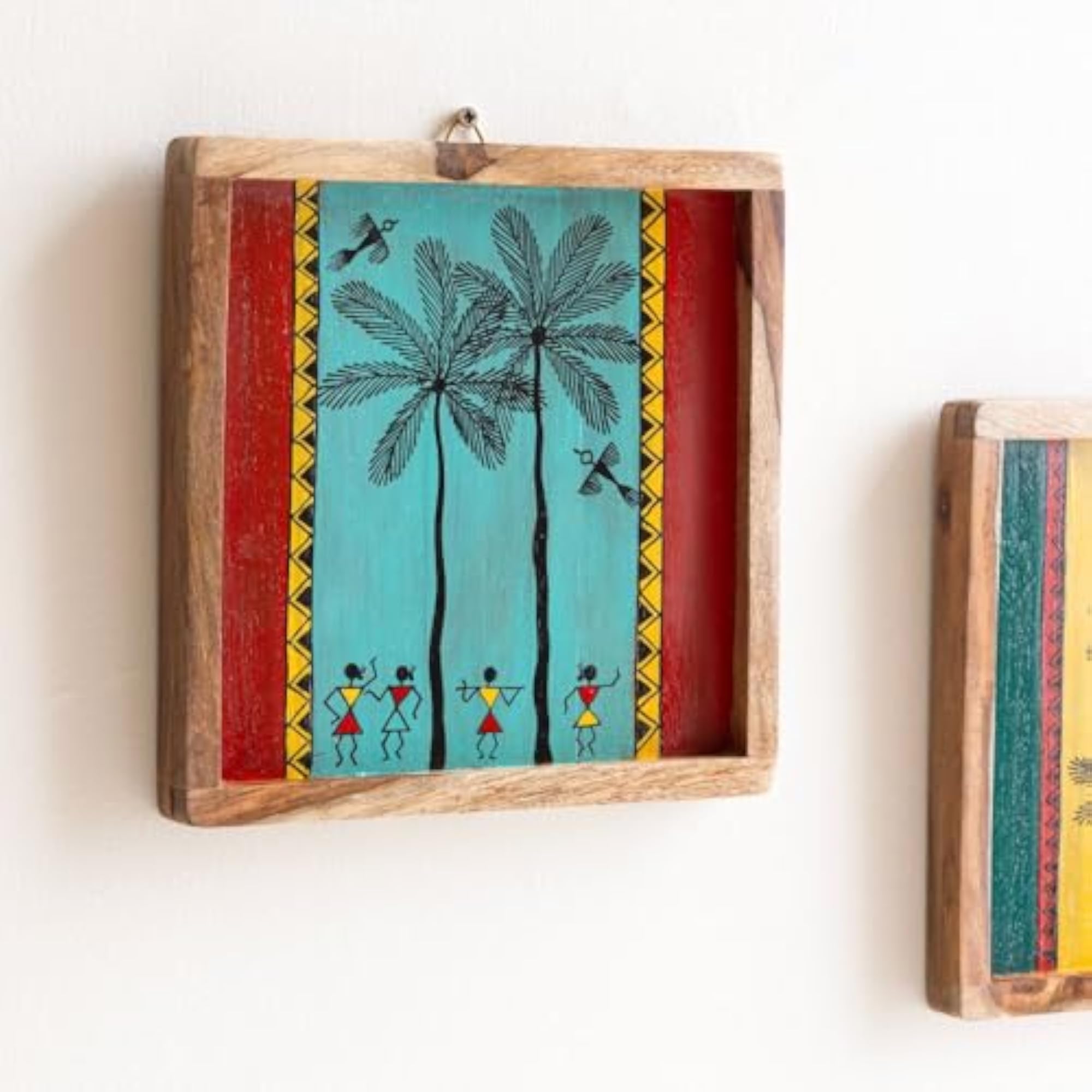 Hand Painted Solid Wood Wall Plates for Home Decor, Gift Box Packaging