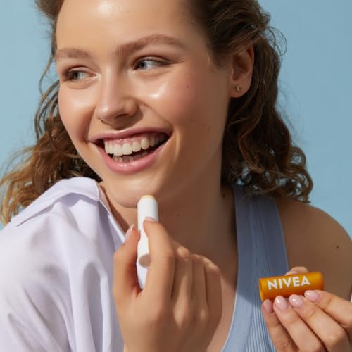 NIVEA SUN Pielęgnująca pomadka do ust SPF 50 4,8 g
