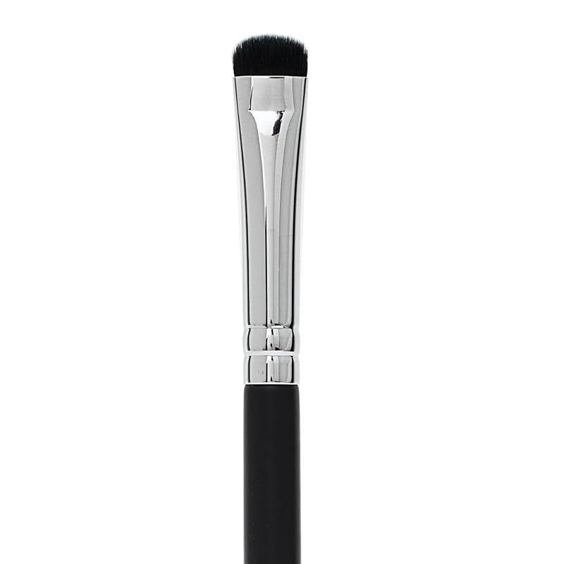 Pincel curto para esfumar sombra e delineador Beauty Junkees