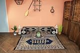Generisch Orientalische sitzecke, Sark Kösesi, Arabia majlis Traditionelles arabisches Bodensofa, ethnisches Bodensofa, marokkanische Bodenkissen, jordanisches irakisches Wohnzimmer, Gartensofa