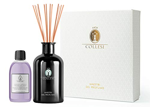 IT【 COLLESI HOME FRAGRANCE 】Nata dal dinamismo di Giuseppe, l'intera linea, dai profumi ai diffusori, è il racconto olfattivo del suo mondo. Cuore e linfa del nuovo marchio è il legame indissolubile con il padre, distillatore di talento. Il progetto olfattivo è semplice: utilizzare il know-how del distillatore per creare fragranze capaci di evocare ricordi preziosi e offrire suggestioni uniche per impreziosire gli spazi della casa. 100% Made in Italy