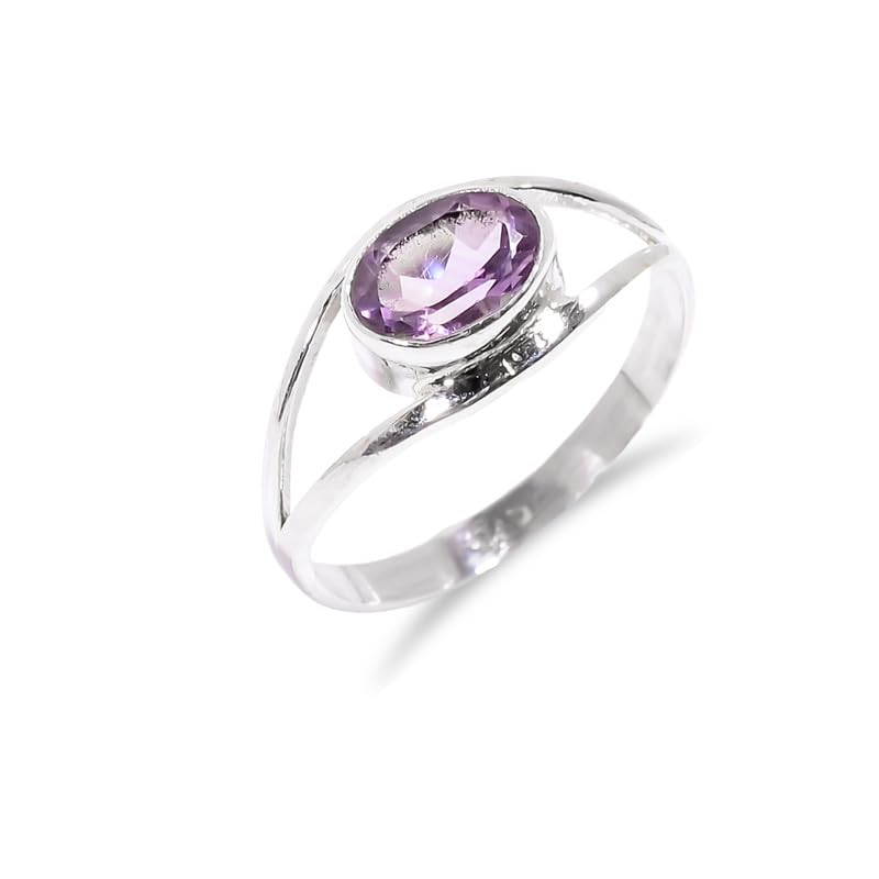 Bague en améthyste au style minimaliste, le bijou quotidien pour sublimer vos tenues