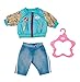Produktbild Zapf Creation 833599 BABY born Outfit mit Jacke 43cm - Puppenkleidung Set bestehend aus blauer Jeans-Hose, türkiser Jacke und Kleiderbügel.