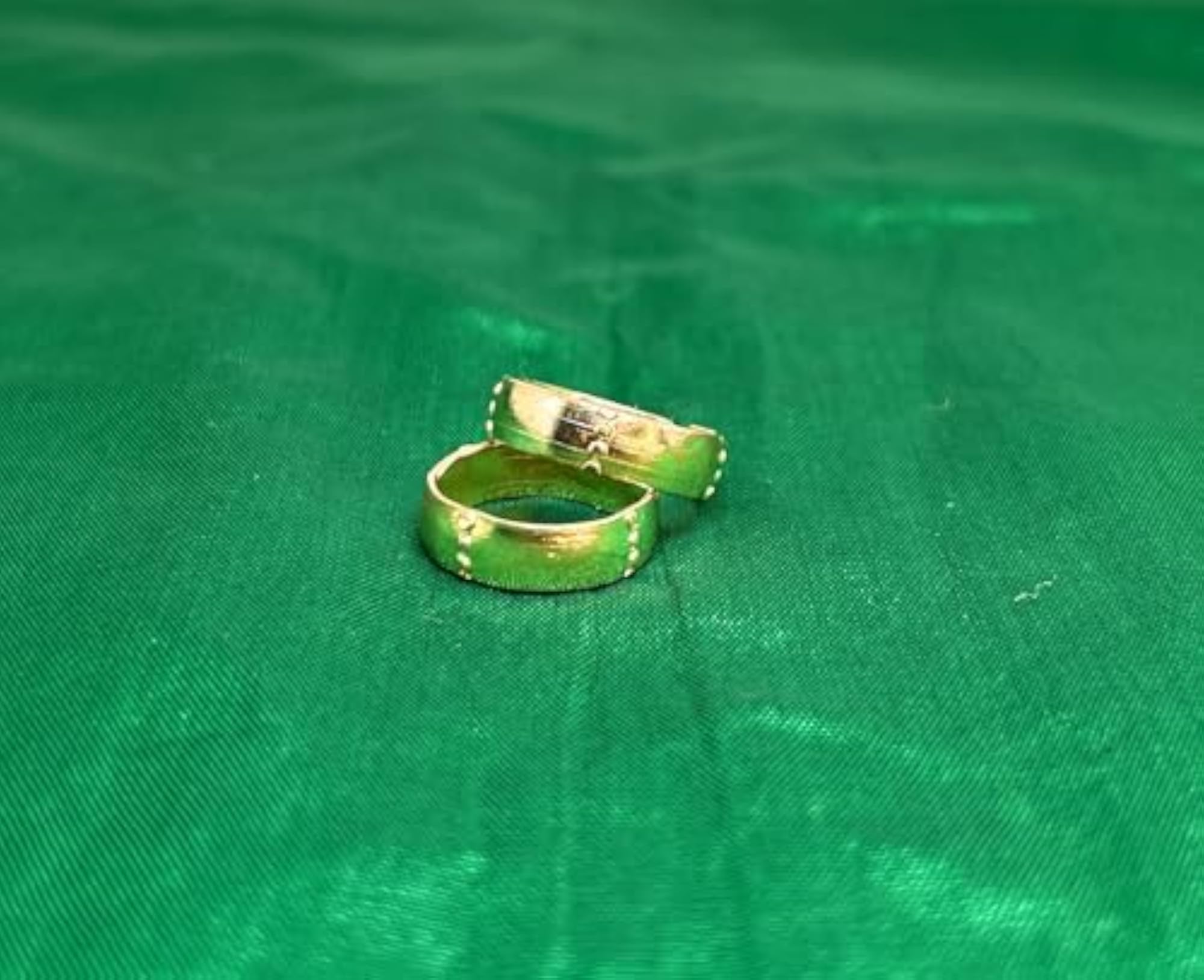 Traditional Gold Toned Adjustable Metti Toe Ring for Women