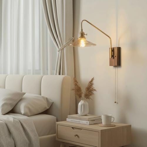 Lámpara de pared de latón y nogal para crear un rincón de lectura en el dormitorio 8