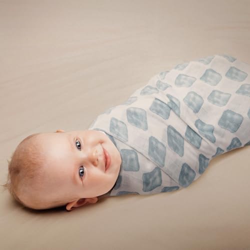 Image of Gllquen Baby Muslin Swaddle Blankets 4-Pack Breathable Receiving Blankets (35 inch x 40 inch) Soft Baby Blankets for Girls and Boys Newborn Essentials Muslin Burp Cloths Swaddle Wrap Baby Gift(Apple Paradise)