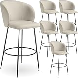 CONFORT MAXIMAL AVEC CES TABOURETS DE BAR rembourrés, parfaits pour votre cuisine, salon ou même votre comptoir de bar. Leur revêtement en velours doux vous offre une assise agréable, tandis que le grand dossier incurvé vous garantit un maintien optimal. Que ce soit pour un dîner en famille ou un moment de détente autour de votre îlot central, ces tabourets ajoutent une touche de confort et de style à votre intérieur.