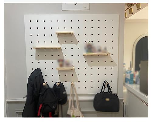 Rangement pour salle d'artisanat avec panneau perforé modulable