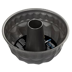 Chef Aid Non-Stick Fluted Cake Pan with Non-Stick Coating, Ideal for Home Baked Bread or Cake centrepieces with Flowing Pattern, Internal Measurement of 22.5 cm Diameter, Grey