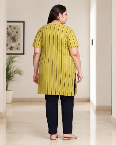 Image of In Love Women's All-Over Printed Cotton Plus Size Longline T-Shirt with Pockets