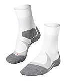 Spezielle Strickverfahren, die den geschlechtsspezifischen Proportionen, den anatomischen Unterschieden von Ihrem rechten und linken Fuß, der Fußspitze und dem Fußbett angepasst sind, sorgen für eine perfekte, rutschfreie Passform; diese Innovation sorgt zudem für einen faltenfreien Sitz mit hohem Tragekomfort, schützt vor Druckstellen und erhöht die Haltbarkeit Ihrer Strümpfe