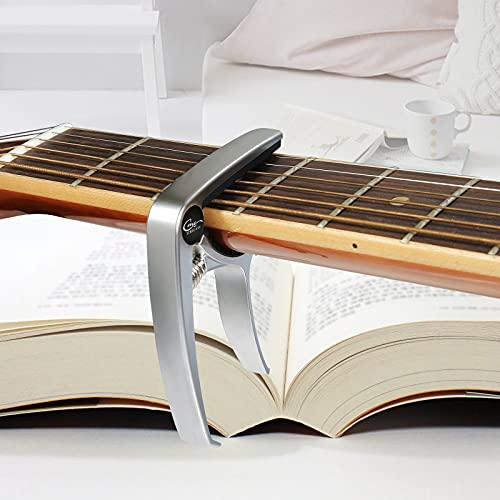 Hricane Capodastre pour guitare acoustique à changement rapide avec 3 médiators - Les Beatles, Paul McCartney, John Lennon, RIngo Starr, George Harrison Hricane Capodastre pour guitare acoustique à changement rapide avec 3 médiators – Image 5