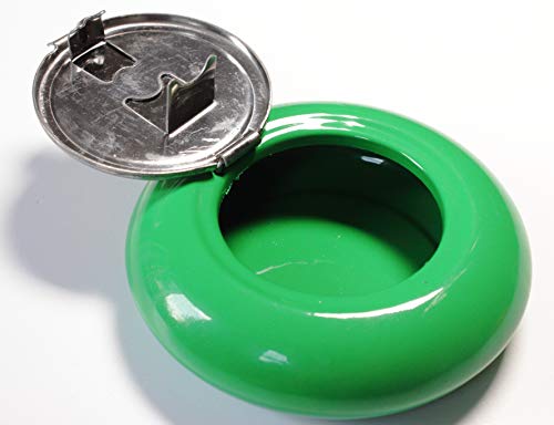 Taschenaschenbecher aus Metall mit Deckel und Verzierung in Grün