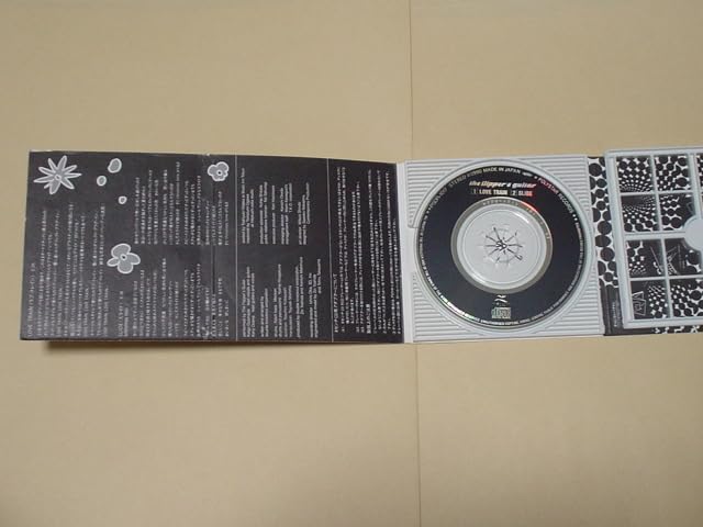 Amazon.co.jp: フリッパーズ・ギター/LOVE TRAIN(FLIPPER
