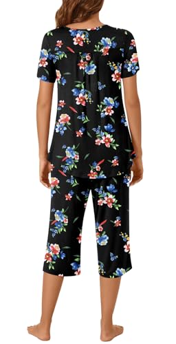 Image of Womens Summer Pajama Sets 2 Piece Short Sleeve Top and Capri Pants Plus Size Ladies Lounge Pjs Sets with Pockets