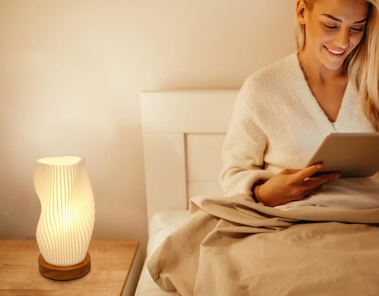 Mini Table Lamp USB Powered, 21.5cm Small Bedside Lamp with Warm Light, Spiral Pleated Shade, Wooden Base - Image 4