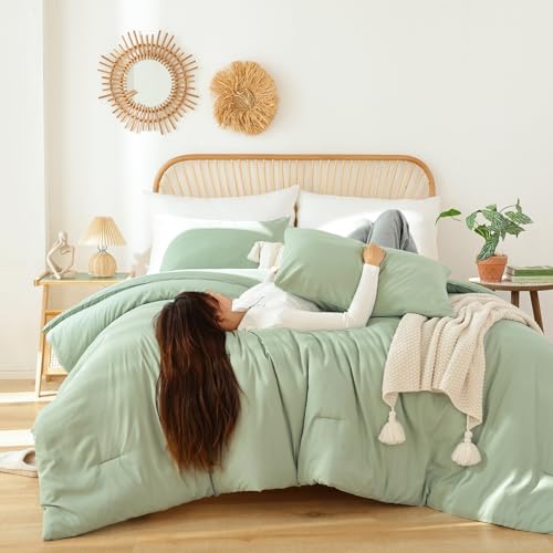 Image of ROSGONIA Queen Comforter Set Sage Green, 3pcs Bedding Sets Queen (1 Boho Sage Comforter& 2 Pillowcases), All Season Lightweight Blanket Quilt