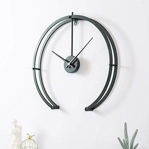 Horloge murale extérieure en fer durable de style traditionnel