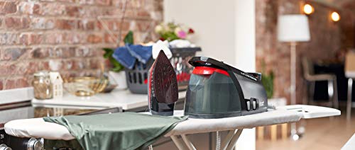 Russell-Hobbs-Centro-de-Planchado-Quiet-Super-Steam-Pro-2750-W-Suela-Ceramica-Tecnologia-One-Temperature-Presion-8-Bares-Deposito-18L-Antical-Vapor-Generado-315-g-Negro-y-Rojo-24460-56
