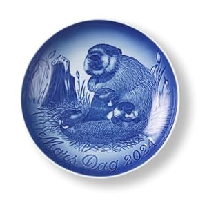Royal Copenhagen B&G Mother’s Day Plate 2024, Beaver with Cubs