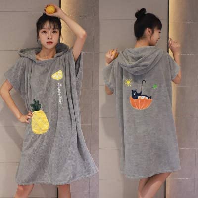 Toalla poncho con capucha para cambiarte de ropa de forma cómoda y sin frío en la playa
