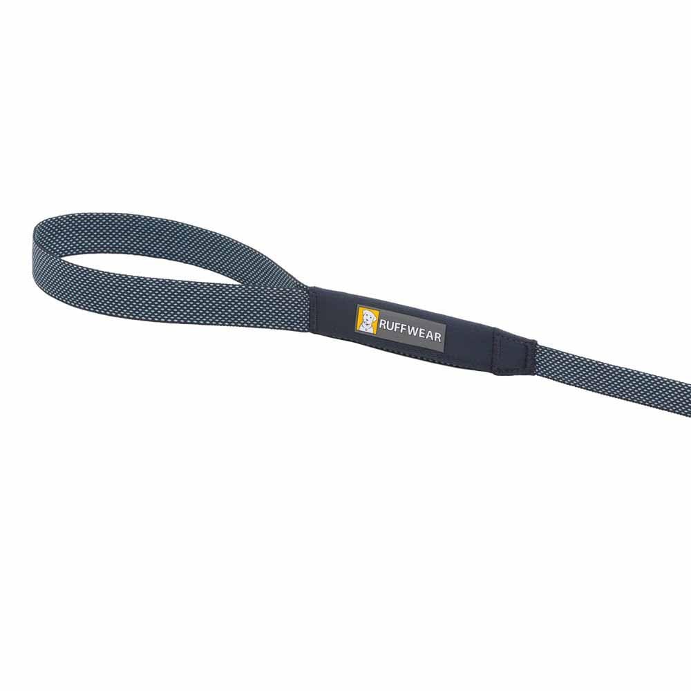 RUFFWEAR Hi & Light Laisse pour Chien Ultra légère Anti-Traction 1,4 m Laisse Portable réglable et Robuste, Solide, Fine, Anti-enchevêtrement, Laisse de Dressage pour Chien, Gris Basalte