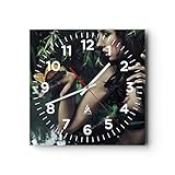 Des couleurs durables et des encres professionnelles feront que les horloges murales originales meubleront idéalement votre intérieur et embelliront la déco murale. L'horloge est dotée d'un mécanisme silencieux fluide alimenté par une pile de 1,5 V - pile AA (pile non incluse). L'horloge est réalisée à l'aide de technologies d'impression modernes qui garantissent la préservation des couleurs naturelles et une saturation élevée de cellles-ci. Marque européenne ARTTOR.