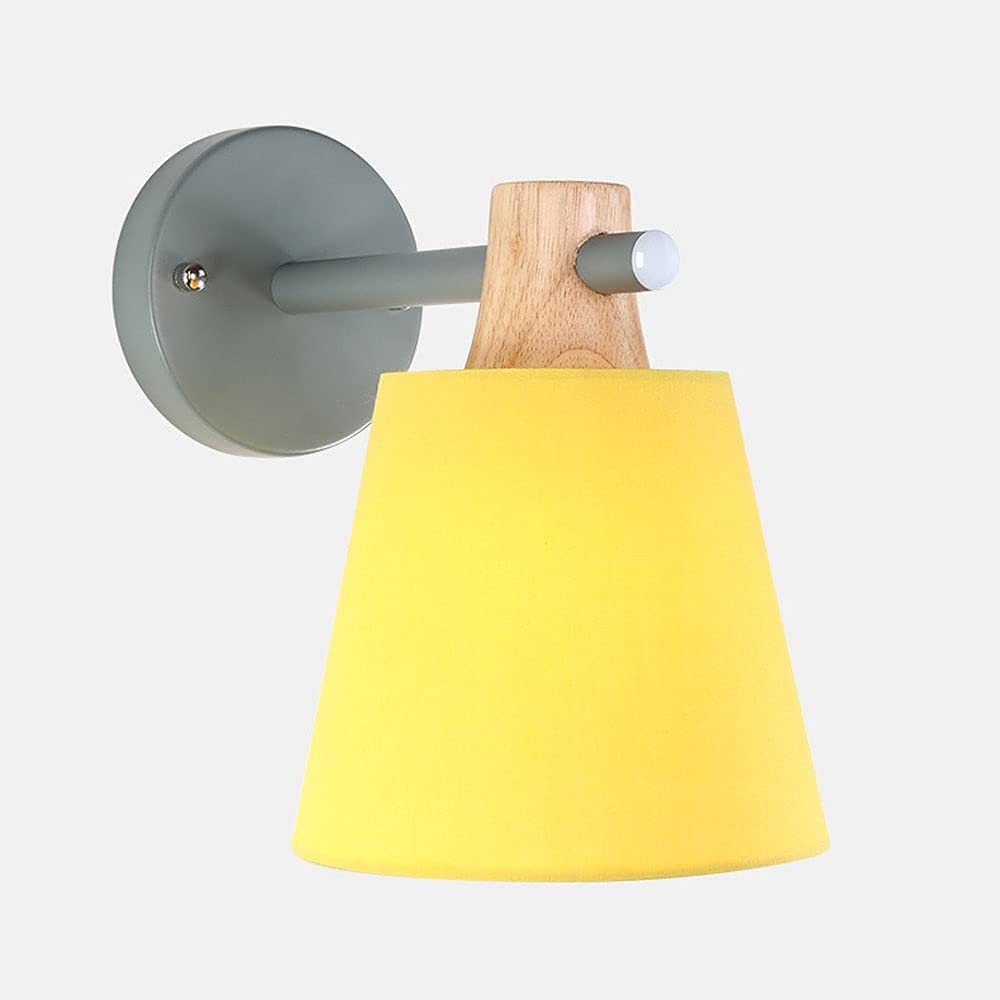 Lampe murale en bois tissu pour remplacer un plafonnier trop agressif en salon
