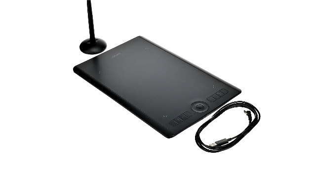 Wacom Intuos Pro Tablet Graficzny w Rozmiarze Medium - Średniej