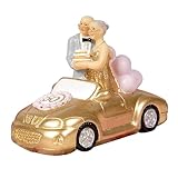 Décor doré : le motif de voiture de mariage doré est unique et élégant.