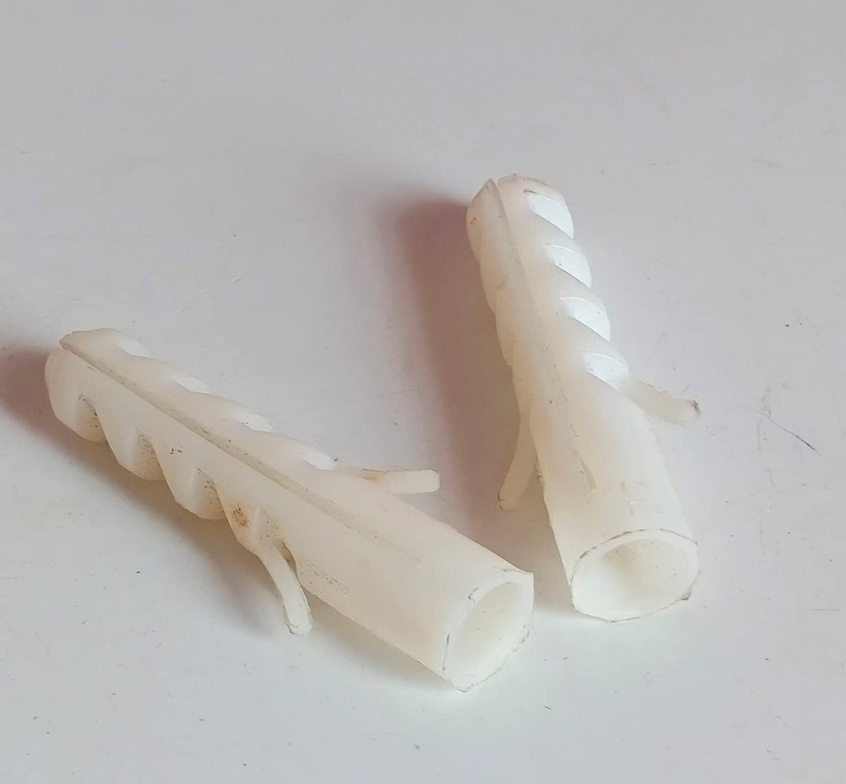 Plastic Wall Plug for Screw (16mm) White (PPK - 0013) 10 Pcs (Heavy)-picture-17