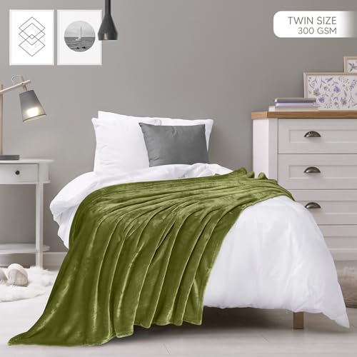 Image of Utopia Bedding Fleece Blanket Twin Size Olive 300GSM Luxury Anti-Static Fuzzy Soft Microfiber Bed Blanket (90x66 Inch)