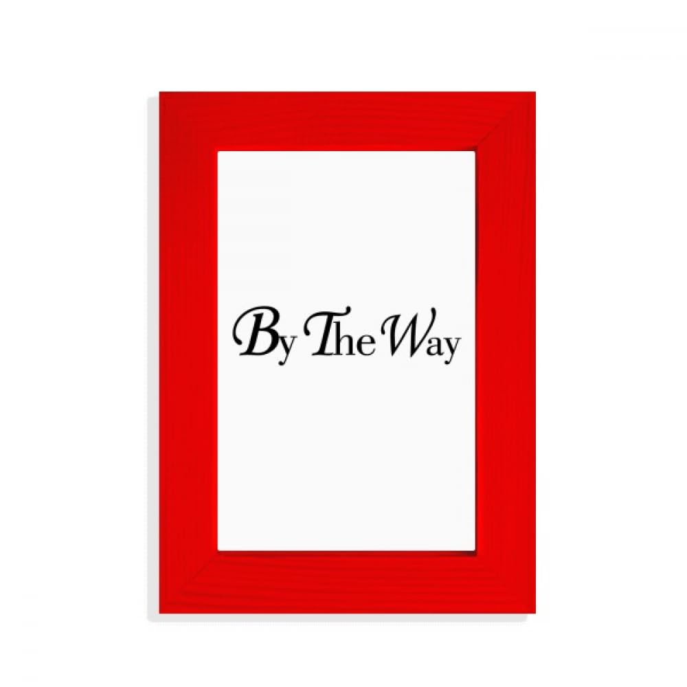 Cadre photo rouge Art déco By The Way pour raviver un mur blanc