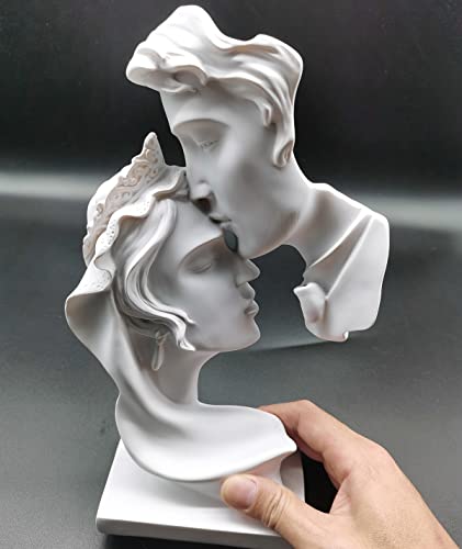 Estatua abstracta de pareja besándose en resina blanca miniatura 3