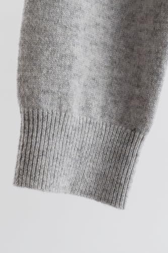 Image of JENNIE LIU Women's 100% Pure Cashmere Long Sleeve Pullover V Neck Sweater