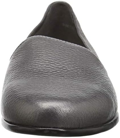 Trotters Women's Liz Tumbled Ballet Flat, pewter, 9.5 2W US | Image 1