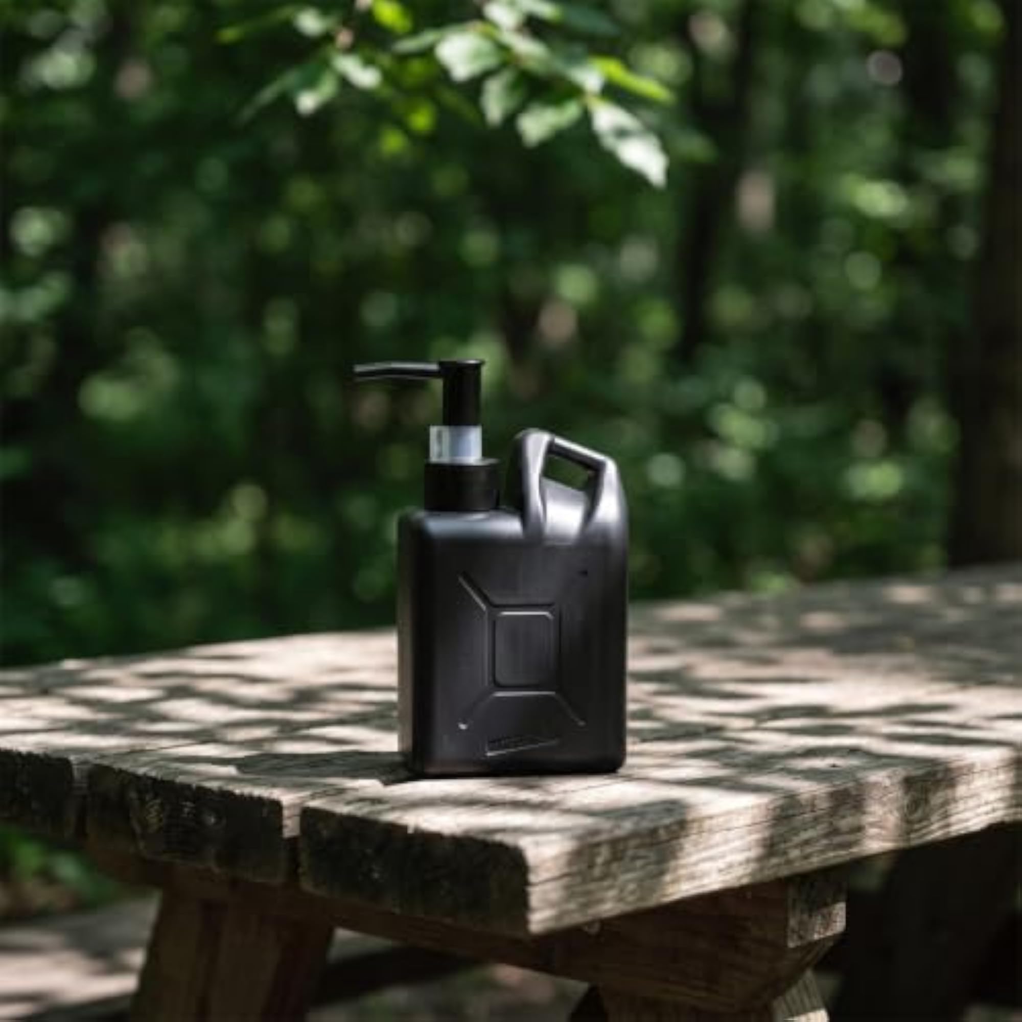 Lightweight Dispenser Bottle with Pump, Green