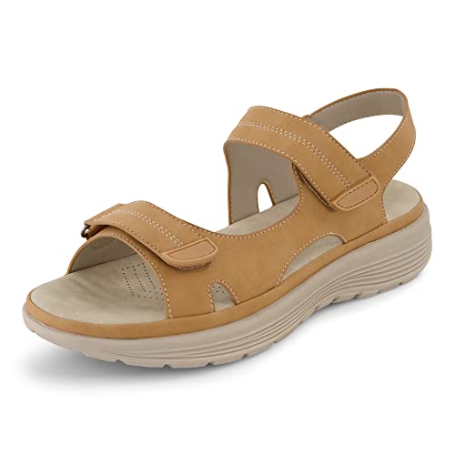CUSHIONAIRE Sandalia para exteriores Magee con plantilla cómoda, correa ajustable y +espuma viscoelástica, anchos disponibles, Bronceado 39 EU