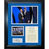 Umhüllt von hochwertigen Rahmen. Unsere Collagen, die mit Blick auf Langlebigkeit entworfen wurden, unterstreichen nicht nur das Kunstwerk, sondern betonen auch die Faksimile-Signatur, um jedem Raum einen Hauch von Eleganz zu verleihen.