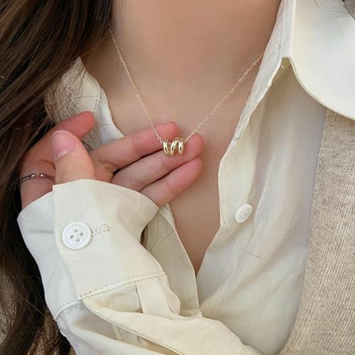 Collier Courbe Fluide : Cadeau Idéal avec cette Chaîne de Clavicule