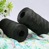 Le fil polypropylène pèse environ 200 g. Le diamètre du fil est d'environ 2 mm, convient pour les crochets d'environ 2,5 mm et les aiguilles doubles de 3 à 4 mm.