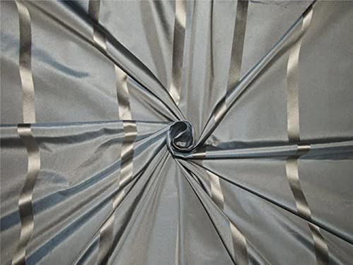 Tissu taffetas de soie bleu nuage 137 cm pour confectionner votre robe de soirée idéale