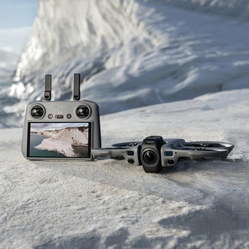 DJI Avata 360 (RC 2), drone avec imagerie 360° 8K de 1 pouce pour FPV et prises de vue aériennes, drone caméra 360° avec protection d’hélices. Comprend RC 2 avec écran intégré pour un contrôle précis.