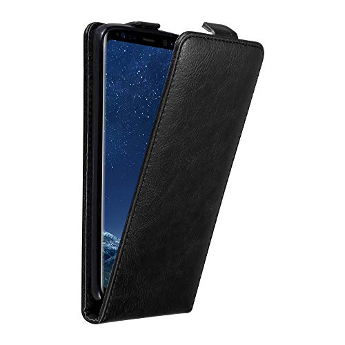 Cadorabo Hülle kompatibel mit Samsung Galaxy S8 Flip Design aus Premium Kunst Leder Flip Klappbare Stoßfeste Magnetische Cover Hülle für Galaxy S8 Tasche in Schwarz Cadorabo Hülle kompatibel mit Samsung Galaxy S8 Flip Design aus Premium Kunst Leder Flip Klappbare Stoßfeste Magnetische Cover Hülle für Galaxy S8 Tasche in Schwarz