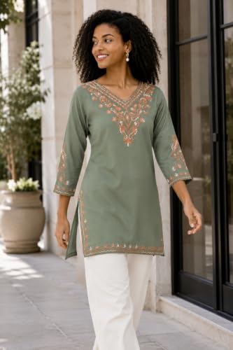Image of Embroidered Chikankari Kurti with Kashmiri Aari Work, V-Neck, 3 /4 Sleeves, Rayon Fabric